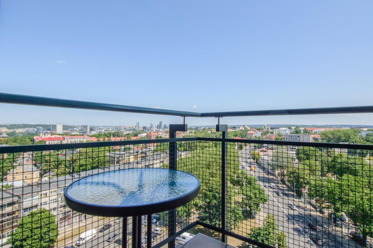 Helios 19 Luxury Vilnius Apartment Extérieur photo