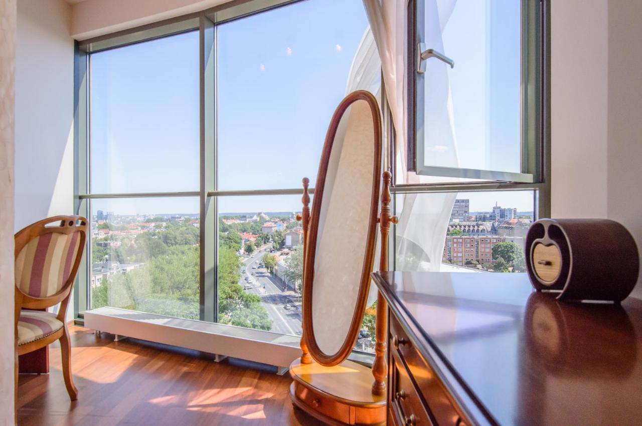 Helios 19 Luxury Vilnius Apartment Extérieur photo