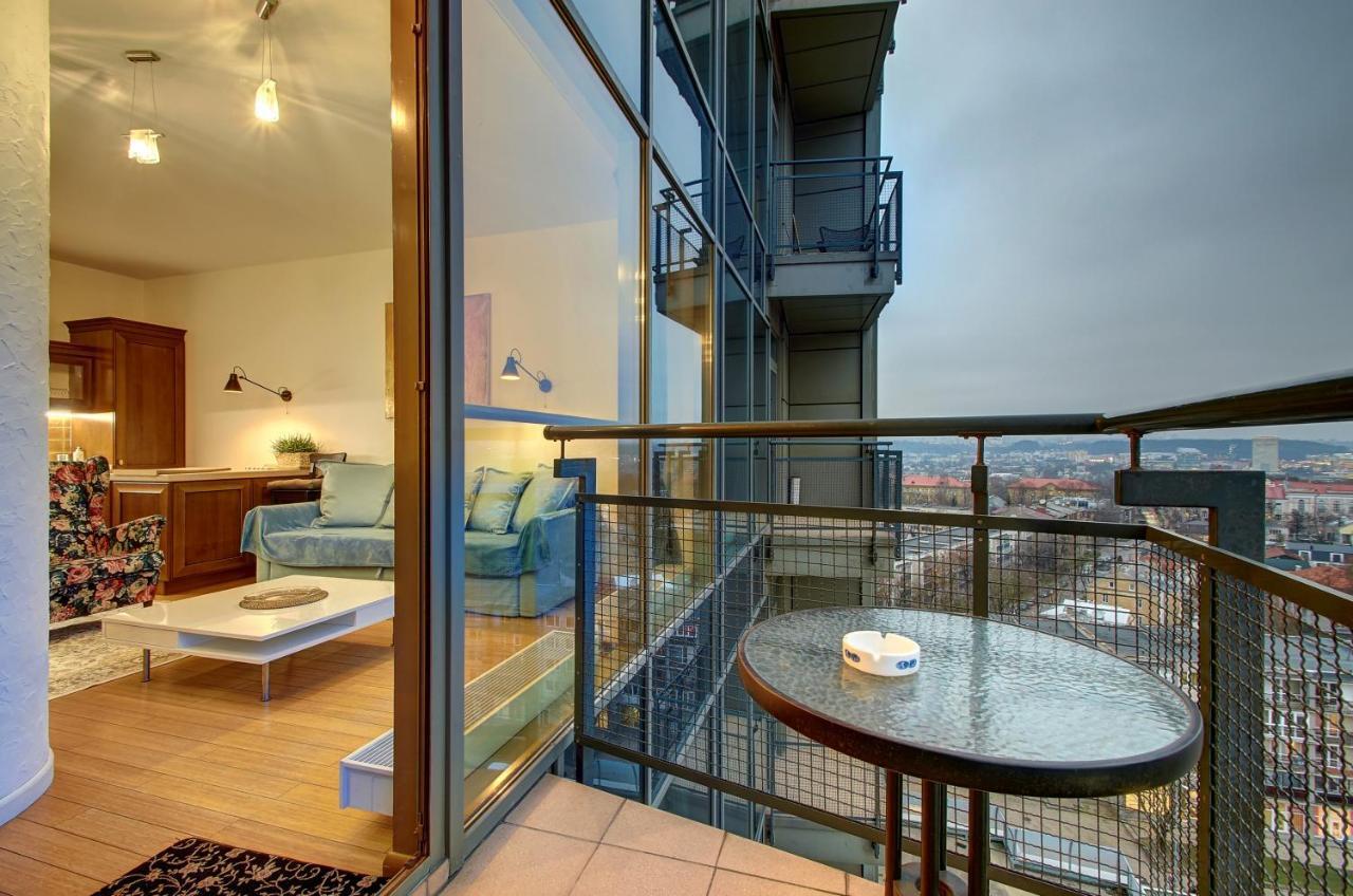 Helios 19 Luxury Vilnius Apartment Extérieur photo